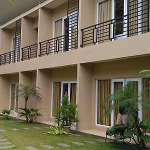 Bali De Anyer Hotel & Restaurant